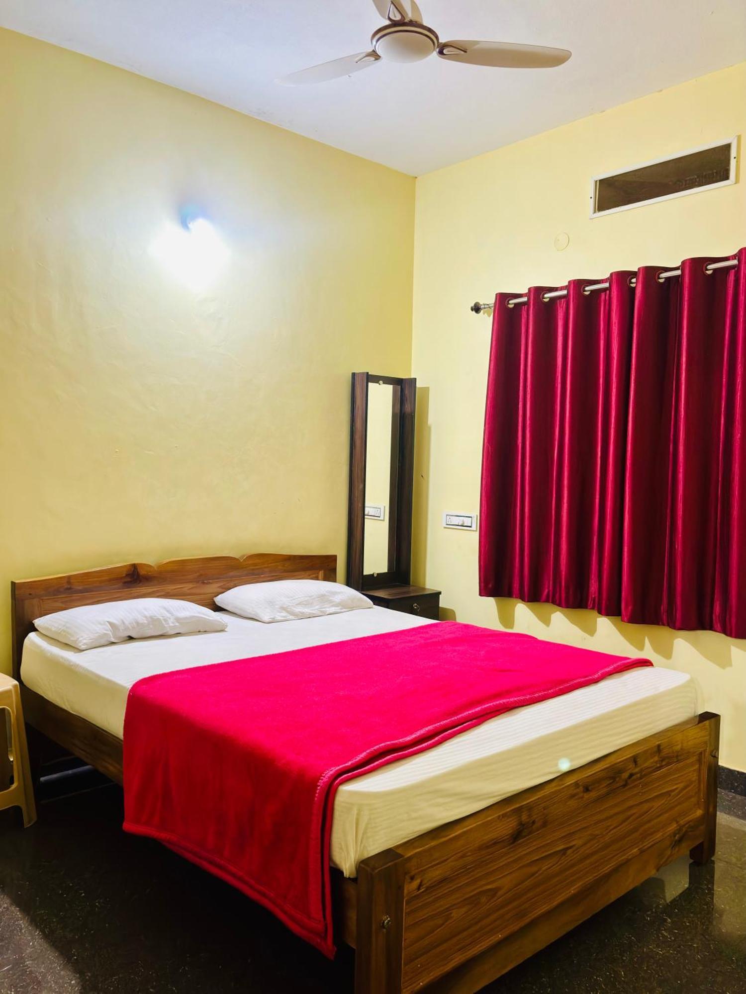 Mungaru Homestay, Talaguppa Sagar  Exterior photo